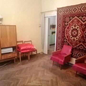 Сдам 2комн квартиру в центре Пассаж  ул..Грушевского ул.Шевченко