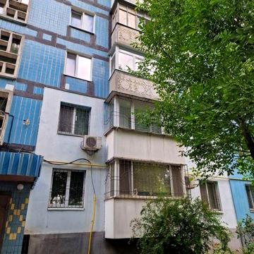Продам 2к 2э. ул Алана Шепарда ( Суворова )  д7 район Титова Аполо