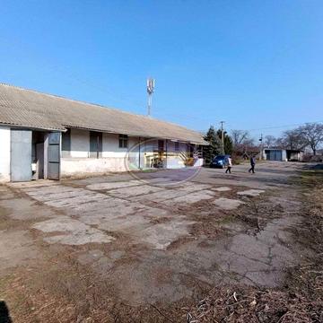 Миколи Міхновського вул., 14