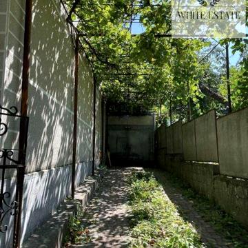 Продаж будинку по вул. Квітки Цісик