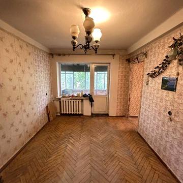 Продам 2 кімнатну квартиру за низькою ціною, зручне поанування. Торг!