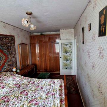 Продаж 2к квартири 45.6 кв. м на вул. Київська 104