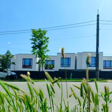 Продаж сучасного будинку в центрі