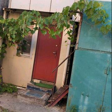 Продам финский домик на причале в Кошарах