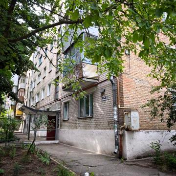 Продаж 2-кімнатна квартира на вул.Героїв полку Азов
