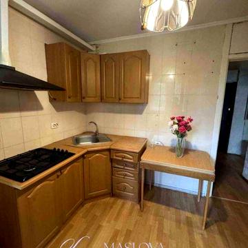 Продаж 1 кімнатної квартири вул. Зодчих 32 Без комісії