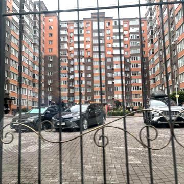 Срочно!Продам 2к.кв+кладова в новобудові(гаражі окремо) від хозяіна ЖК Олександрівський-1