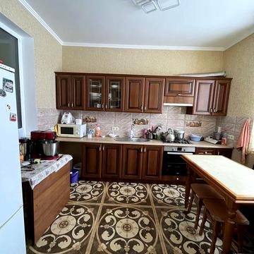 Оренда 4 кім будинку в Шкло