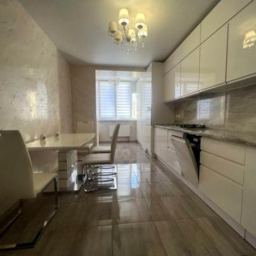 Оренда 2к новобудови на Озерній.Укомплектована.80м2.16000+кп