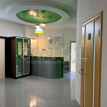 Машинобудівників вул., 17