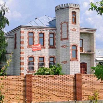 Продаж будинку. Броварський район. Площа - 465 м.Ділянка 21 сотка.