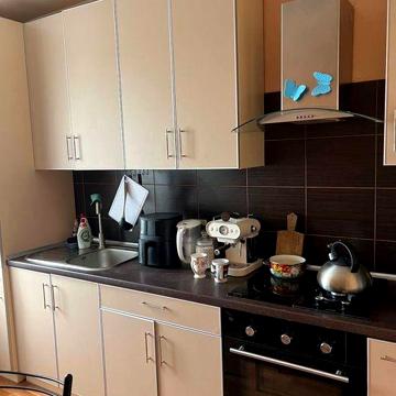 1км Квартира , з ремонтом і меблями