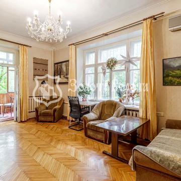 Костельна вул., 6