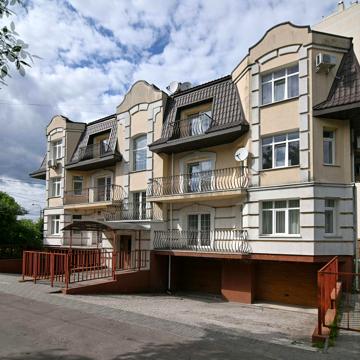 Клима Савура вул., 8