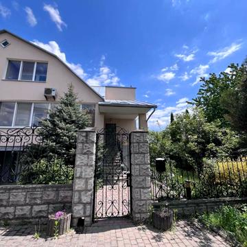 Світанкова вул., 109