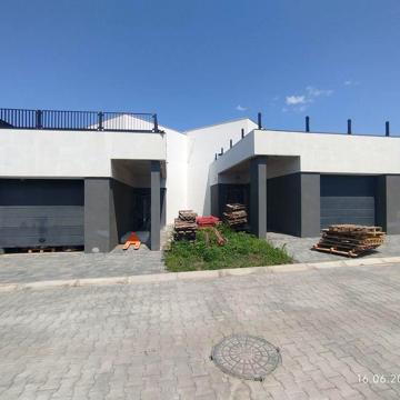 Дворівневі таунхауси 160м² + подарунок 55м² (підвал). Гараж.