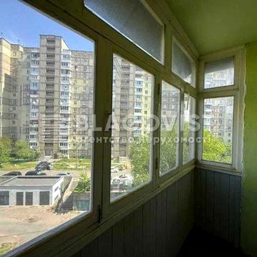 Продам 3к квартиру біля м. Академмістечко, вул. Ірпінська, 62а