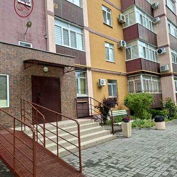 2кім квартира з автономкою в центрі міста