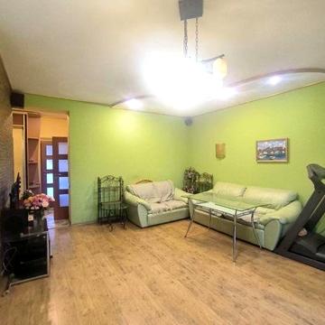 152-ЮЛ Продам 3 комнатную квартиру в Центре на Научке