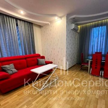 Дмитрівська вул., 82