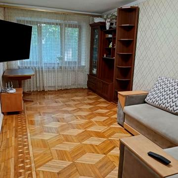 Академіка Філатова вул., 28