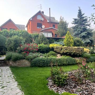 Продам 2 дома Ямбург Днепровое Дніпрове 12соток