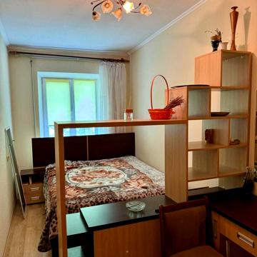 Олександра Поля просп. (Кірова), 102-В