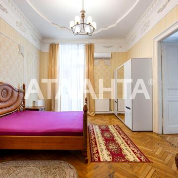 Продаж квартири з фасадним балконом по вул. Огієнка 6
