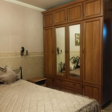 Рибальська вул., 8