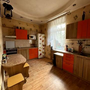 Олекси Повстенка вул. (Дунаєвського), 2