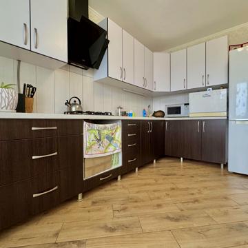 Курсанта Єськова вул., 26