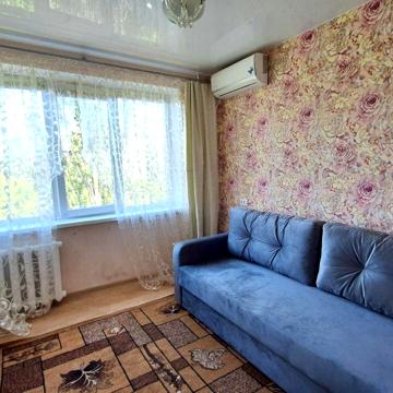 Добровольців пров., 10