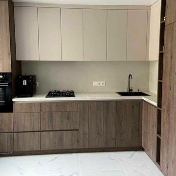 Продам квартиру з ремонтом в новому цегляному будинку.