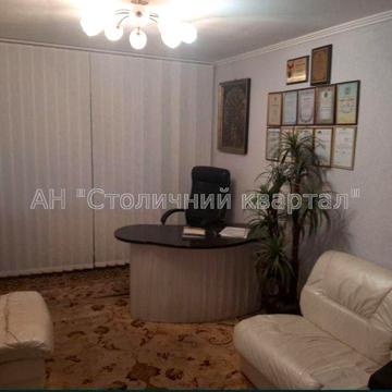 Метро КПІ Трикімнатна Борщагівська 8