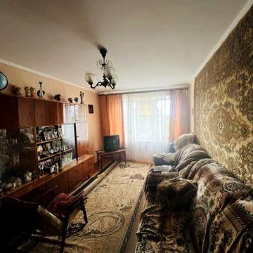 Продається Трикімнатна з А/О