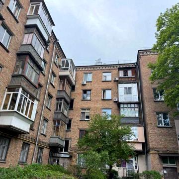 Без% 2-х кім поліпшена сталінка Нивки метро/ Стрийська вул.
