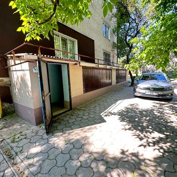 Героїв України, 28