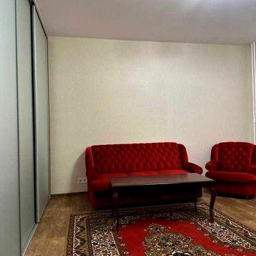 Продам 2 кімнатну квартиру на Подолі.