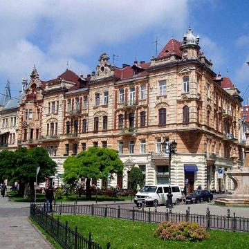 Продаж видової 3-кімн квартири. Центр Львова. Площа Соборна.