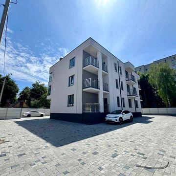 Продається простора 2-кімнатна квартира в клубному будинку
