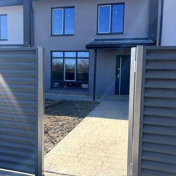 Котедж будинок Є оселя продаж