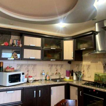 Продам 3к квартиру новому будинку Петропавлівська Борщагівкa та  гараж