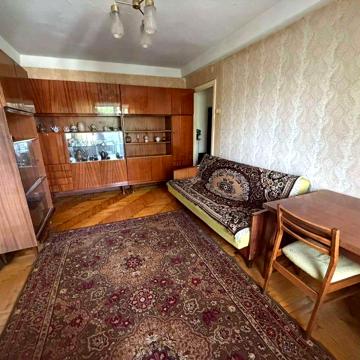 Продам  3 ком квартиру в центре Запорожья на ул. Победы 75