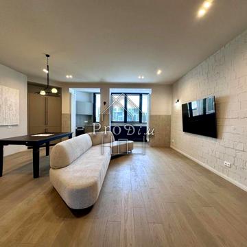 Продаж Квартира з дизайнерським ремонтом Центр127м2 Дмитрівська