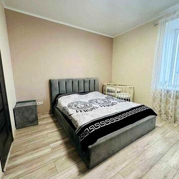 Продам 3 кімнатну квартиру на вулиці Робоча / цегляний будинок/ ремонт