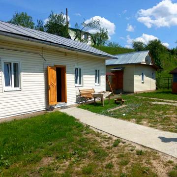 Продаж двох будинків + 18 соток