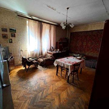 Продається квартира на Театральній 3-х кімнатна