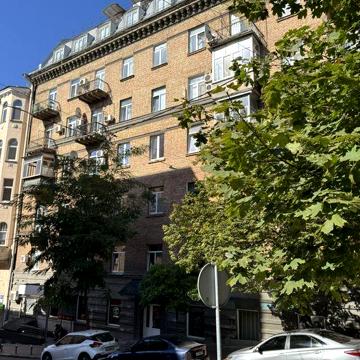 Майдан незалежності, Костьольна,11, Михайлівська площа, Центр