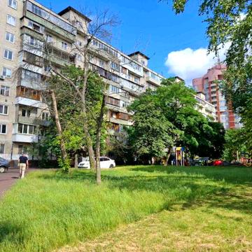 Перший продаж  квартирири  по вулиці Курчатова Академіка, 22.