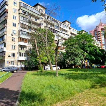 Перший продаж  квартирири  по вулиці Курчатова Академіка, 22.